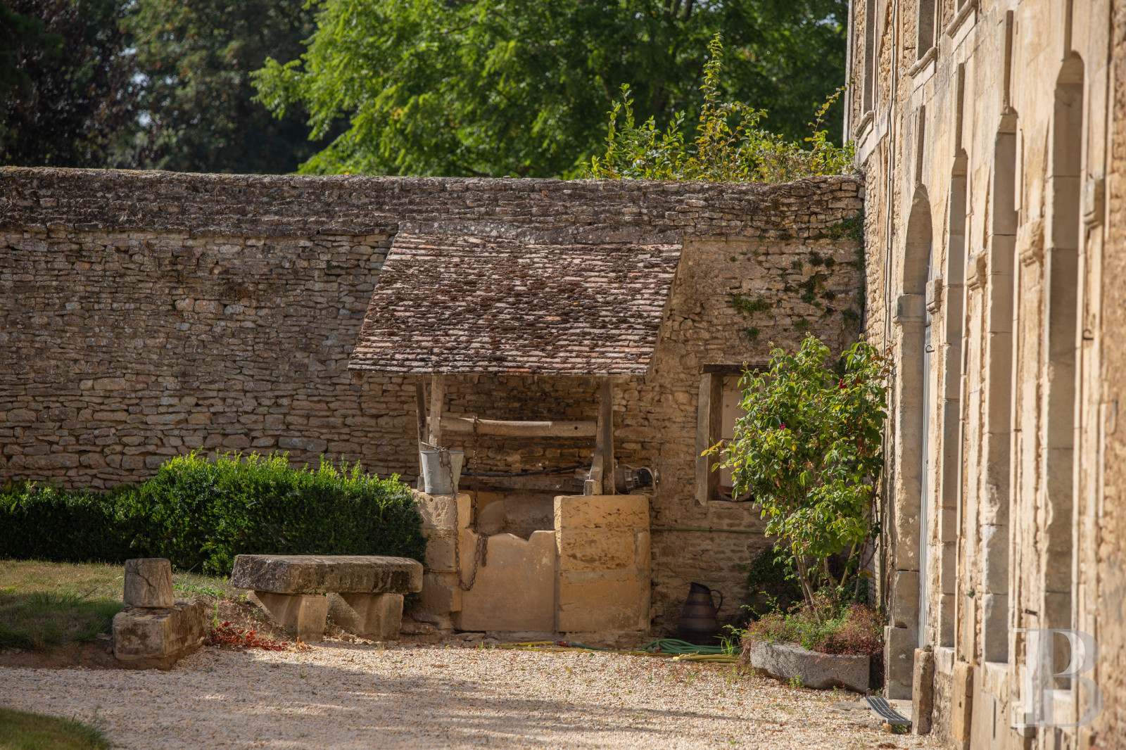A château and its outbuildings in walled grounds to the north-east of Falaise, in Calvados - photo  n°7